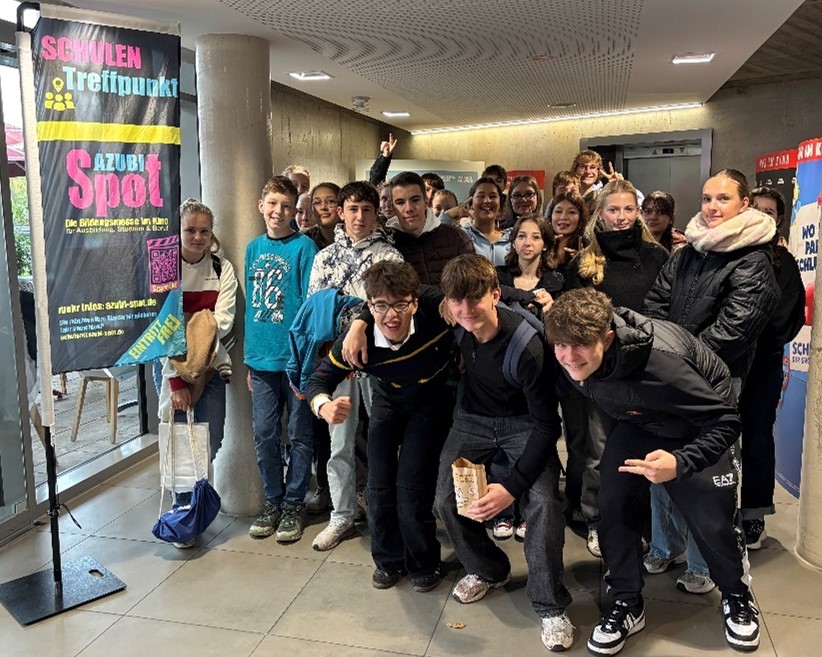 Besuch der AzubiSpot-Messe im Cineplex Amberg