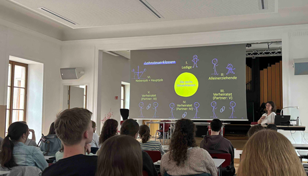 Workshop „Steuern“ im Rahmen des Wirtschaft- und Recht-Unterrichts 