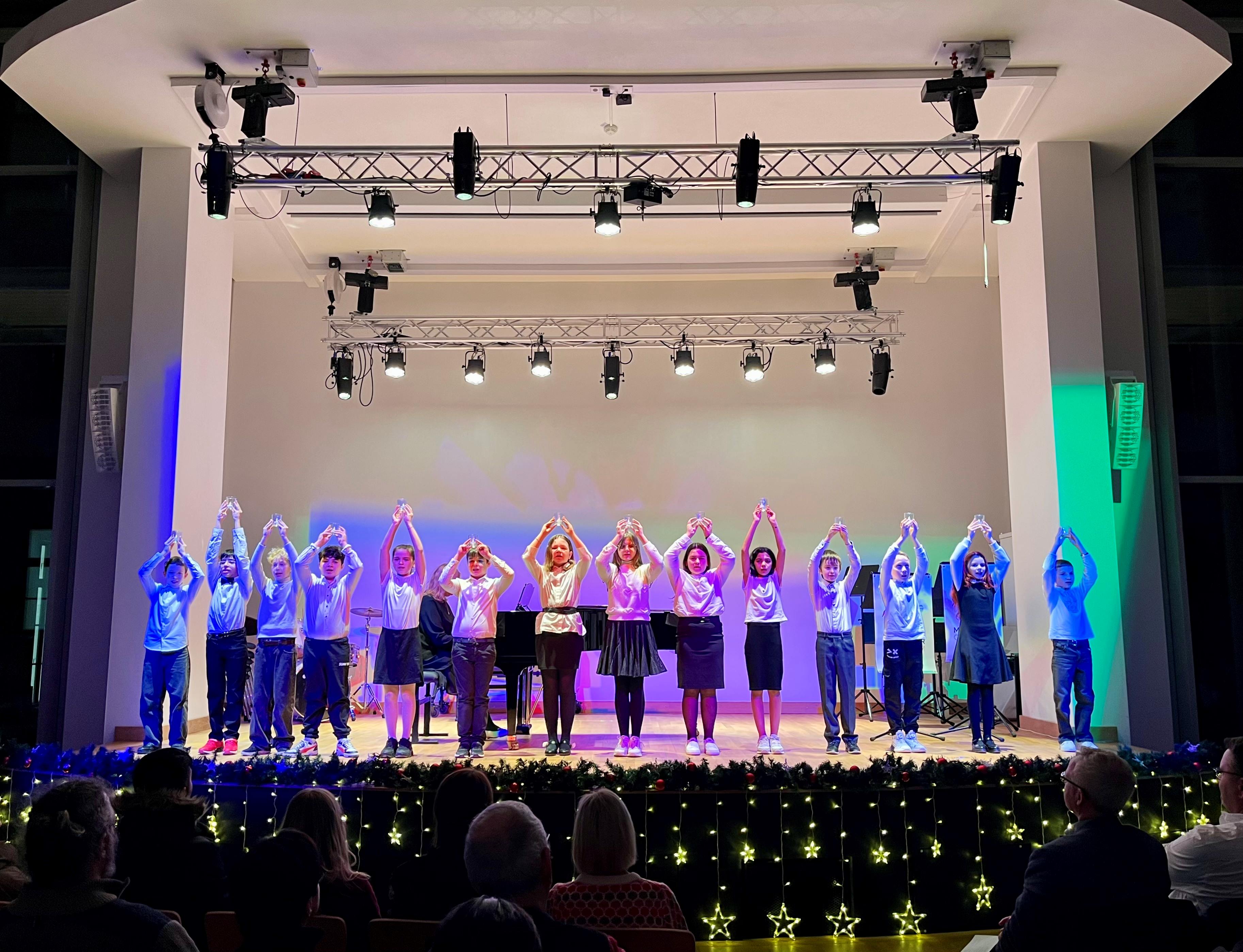 Weihnachtskonzert_2025_Deutschklasse.jpg