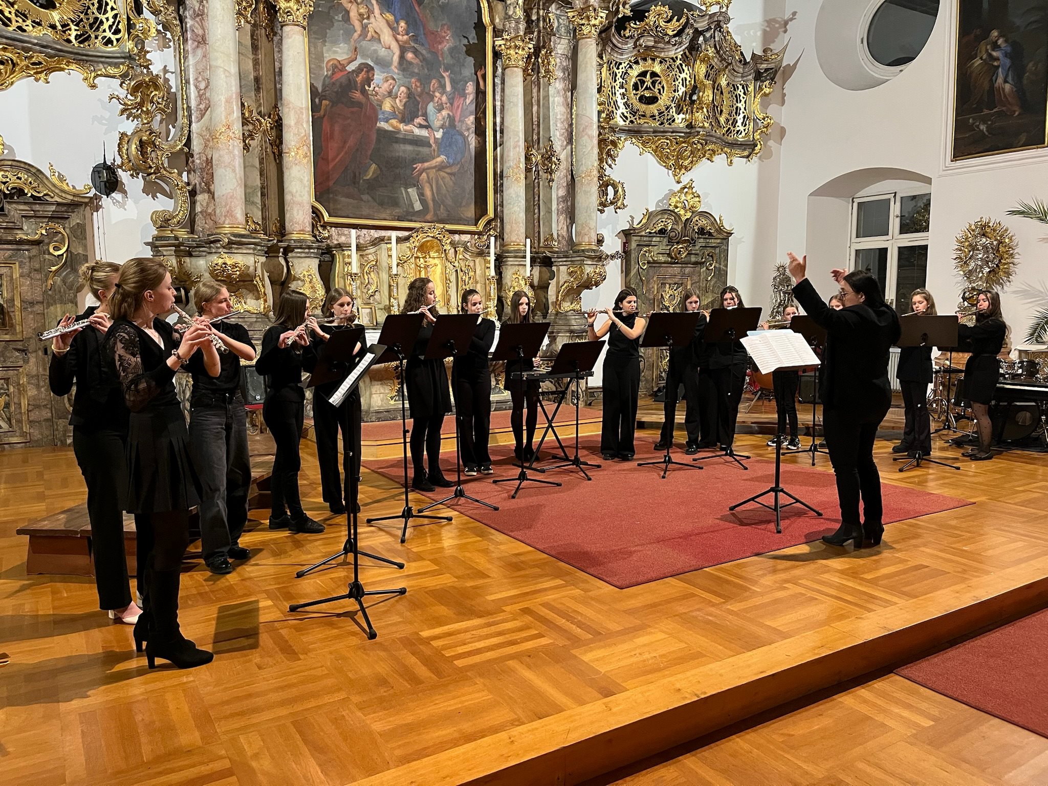Weihnachtskonzert_2025_Querflöten.jpg